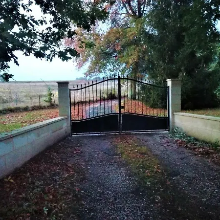 Le Domaine De L'isle Panzió *
