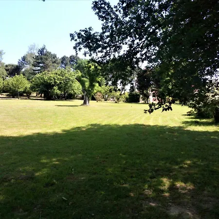 Panzió Le Domaine De L'isle Porcheres